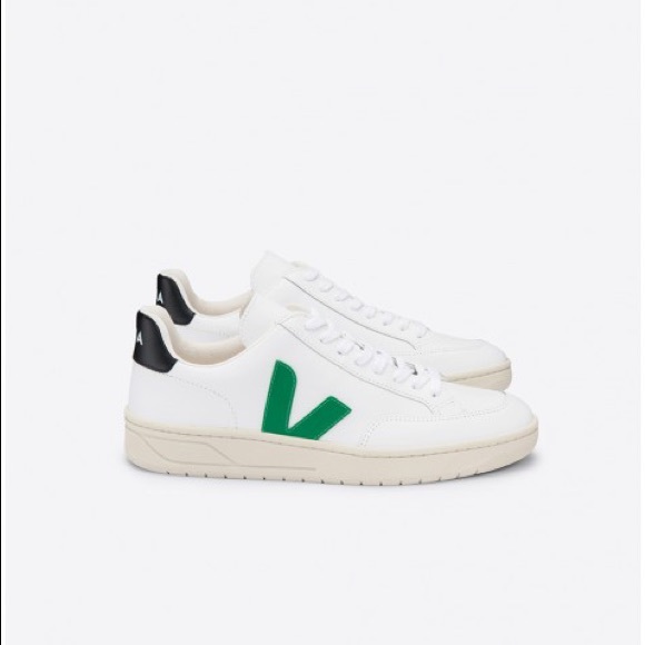Veja Shoes - Veja V12 Sneakers in Emeraude Green and Black